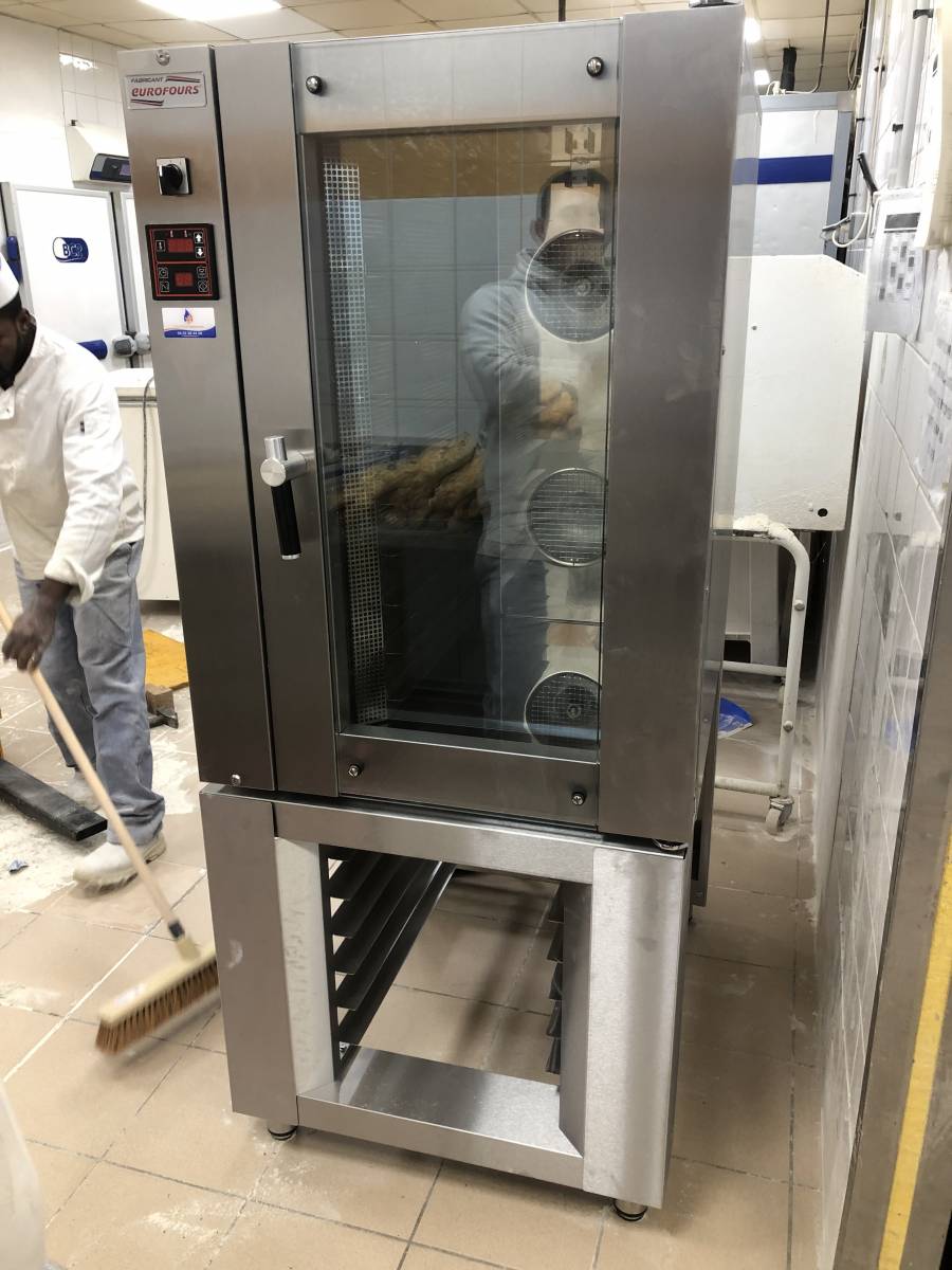 Installation d'un four ventilé Eurofours pour une boulangerie proche de Rouen 76